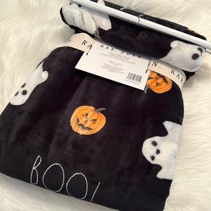NWT RAE DUNN BOO JACK O LANTERN FARMHOUSE Halloween Soft Plush Throw Blanket